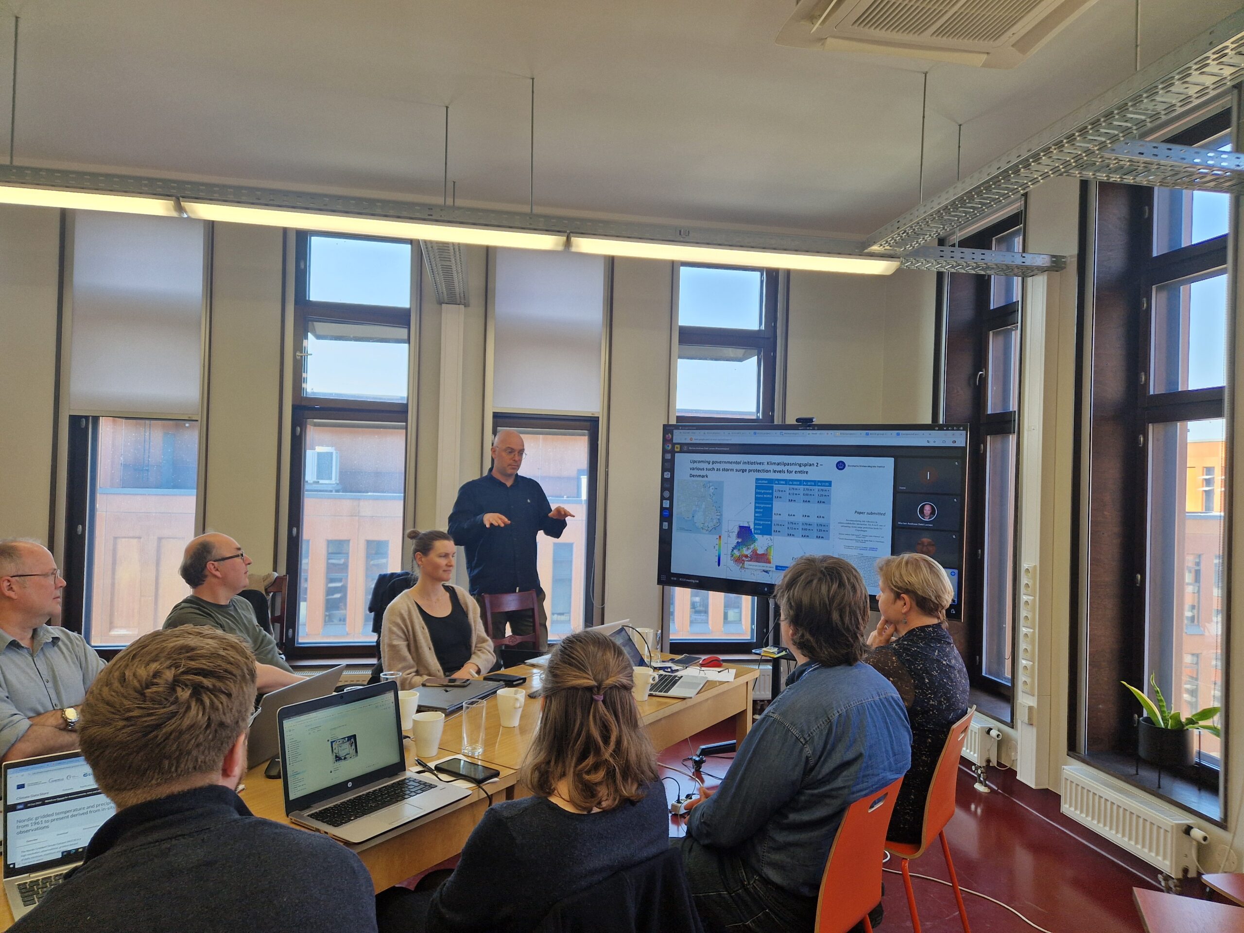 TÜ kliimauuringute keskuse seminar, kus näidatakse Eesti kliimaprojektsioonide kaarte ja andmeid.